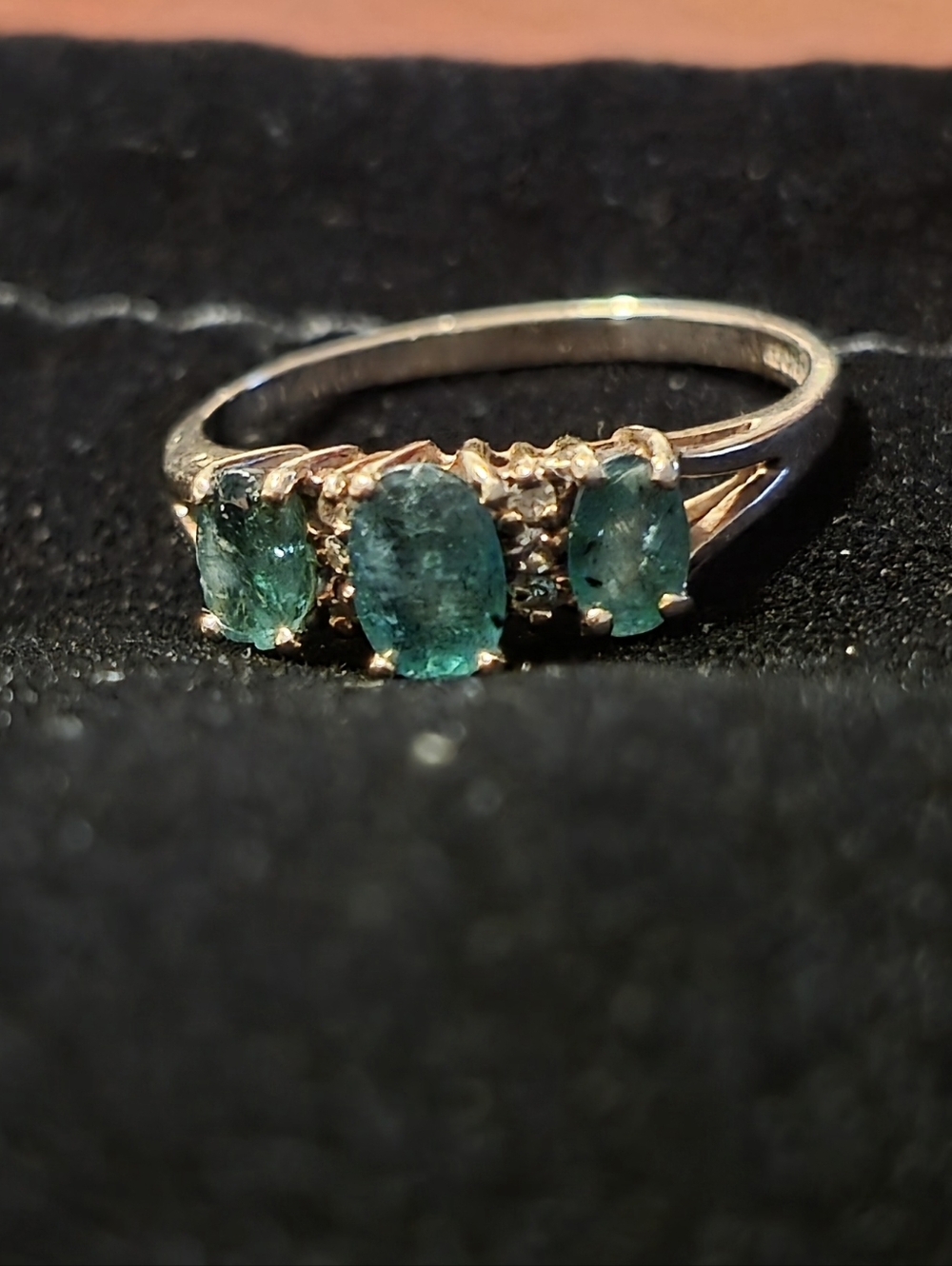 10k Gold Natural Emerald Stones and Diamonds  Ring Size 7 1/2 - Picture 4 of 10